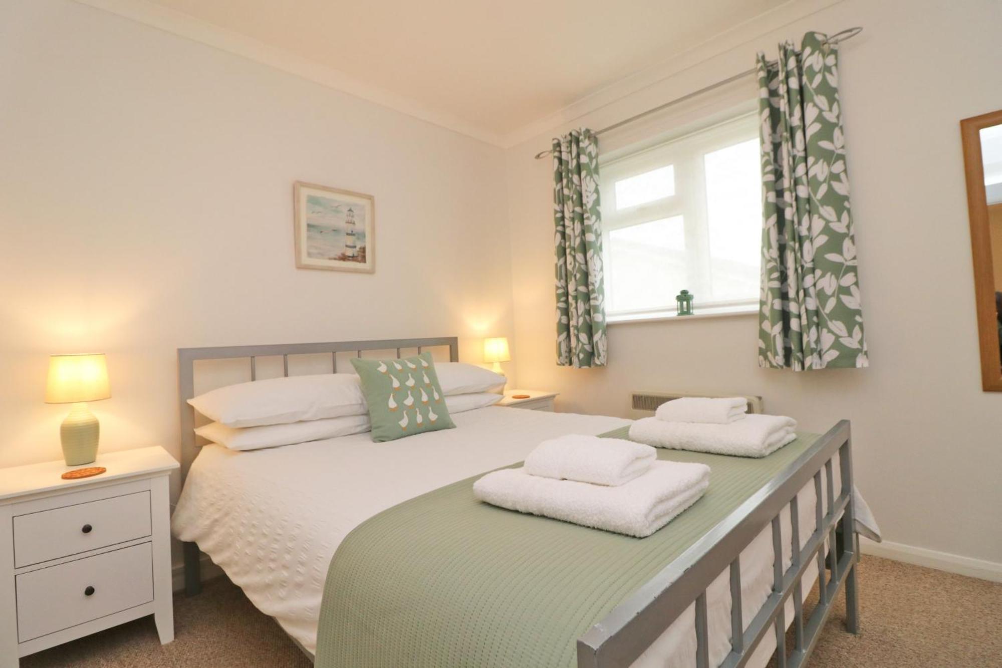 7 Bays For 7 Days! Spacious Bungalow Near 7 Beaches 圣梅尔林 外观 照片